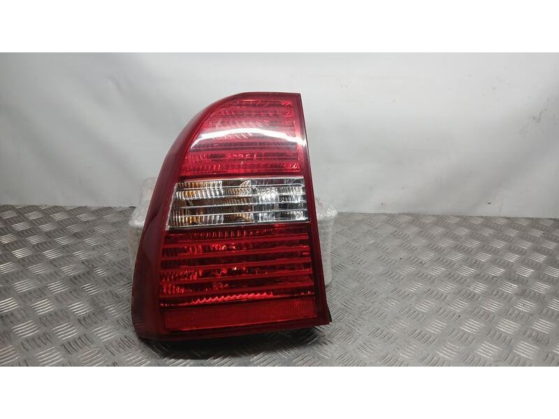 Recambio de piloto trasero izquierdo para kia sportage concept referencia OEM IAM 924011F011  