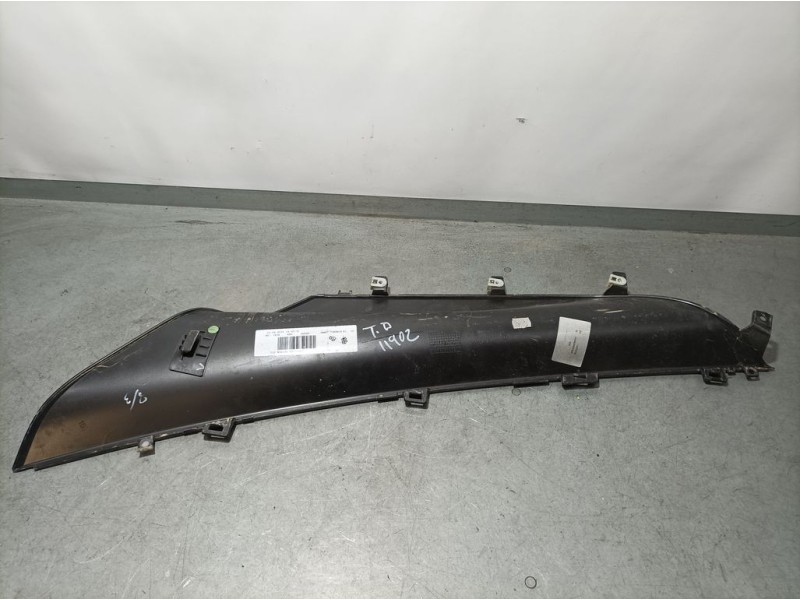 Recambio de molduras traseras para bmw i8 (i12) i8 pure impulse referencia OEM IAM 51647359584  PANEL LATERAL SUPERIOR TRASERO D