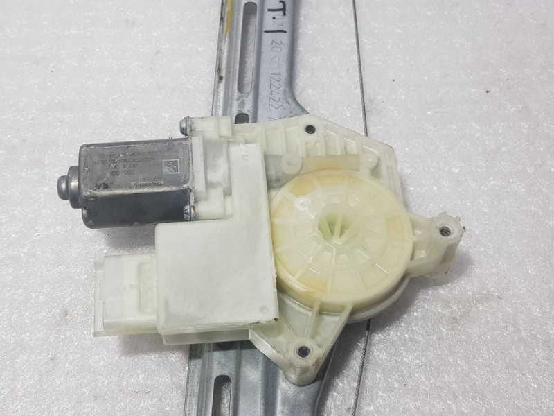 Recambio de elevalunas trasero izquierdo para peugeot 308 allure referencia OEM IAM 9825710580  ELÉCTRICO 6 PINS