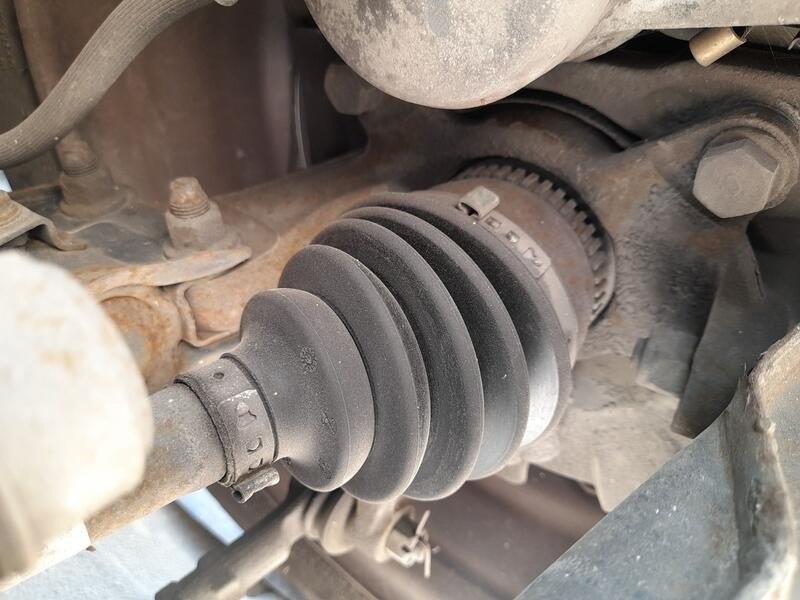 Recambio de transmision delantera izquierda para kia cerato i sedán (ld) 1.6 referencia OEM IAM 495012F600  