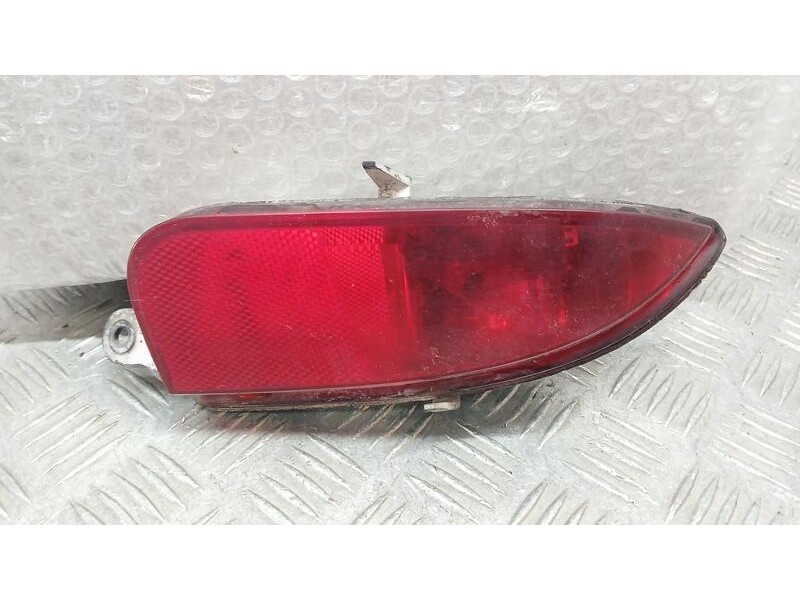 Recambio de piloto trasero derecho paragolpes para opel corsa c essentia referencia OEM IAM 13118663  