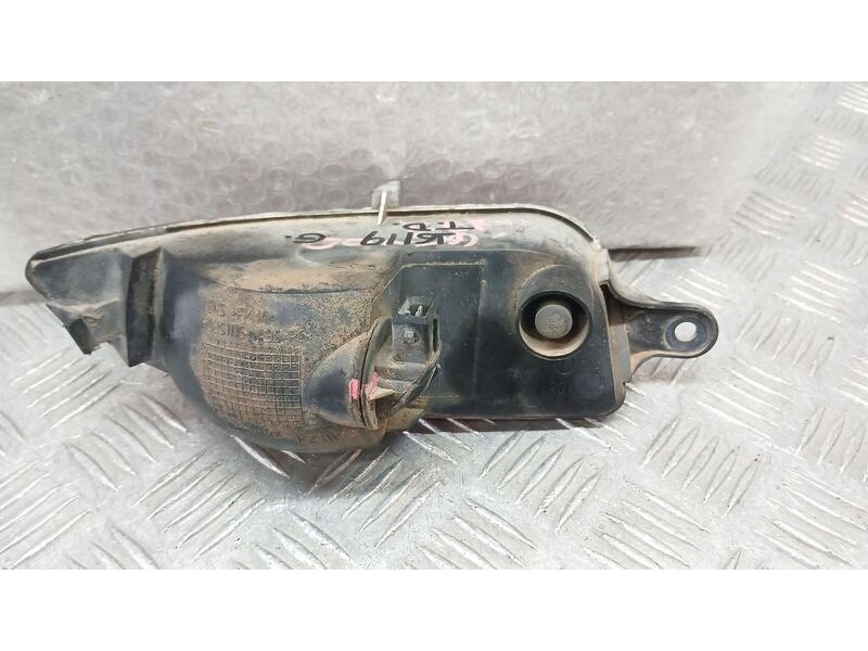 Recambio de piloto trasero derecho paragolpes para opel corsa c essentia referencia OEM IAM 13118663  