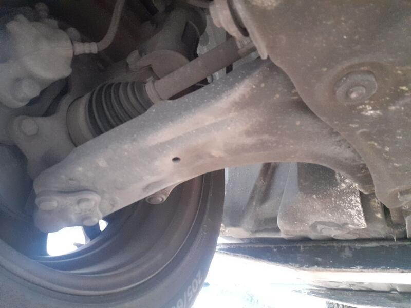 Recambio de brazo suspension inferior delantero derecho para renault fluence (l3_) 1.5 dci (l30b) referencia OEM IAM 545008682R 