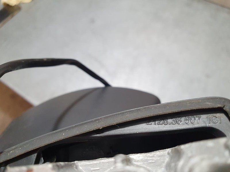 Recambio de retrovisor izquierdo para seat ibiza (kj1) reference referencia OEM IAM 212836607  5 CABLES