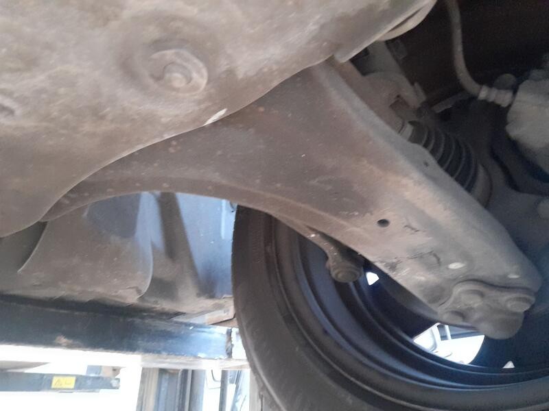 Recambio de brazo suspension inferior delantero izquierdo para renault fluence (l3_) 1.5 dci (l30b) referencia OEM IAM 545018194