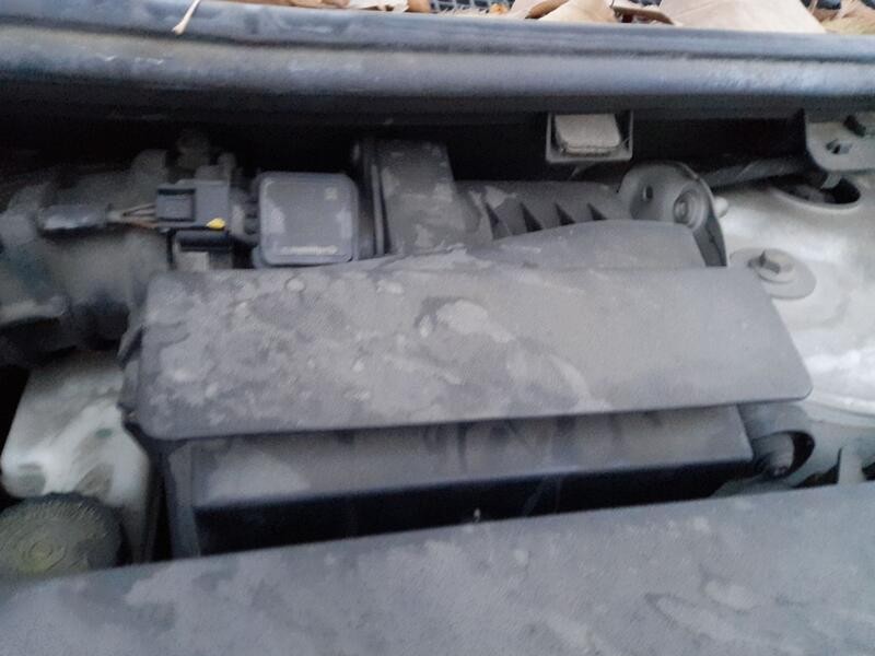 Recambio de carcasa filtro aire para renault fluence (l3_) 1.5 dci (l30b) referencia OEM IAM 8200947663  