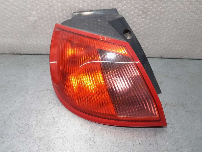 Recambio de piloto trasero izquierdo para mitsubishi colt berlina 3 (cz) 1.5 di-d inform referencia OEM IAM MR957365  EXTERIOR