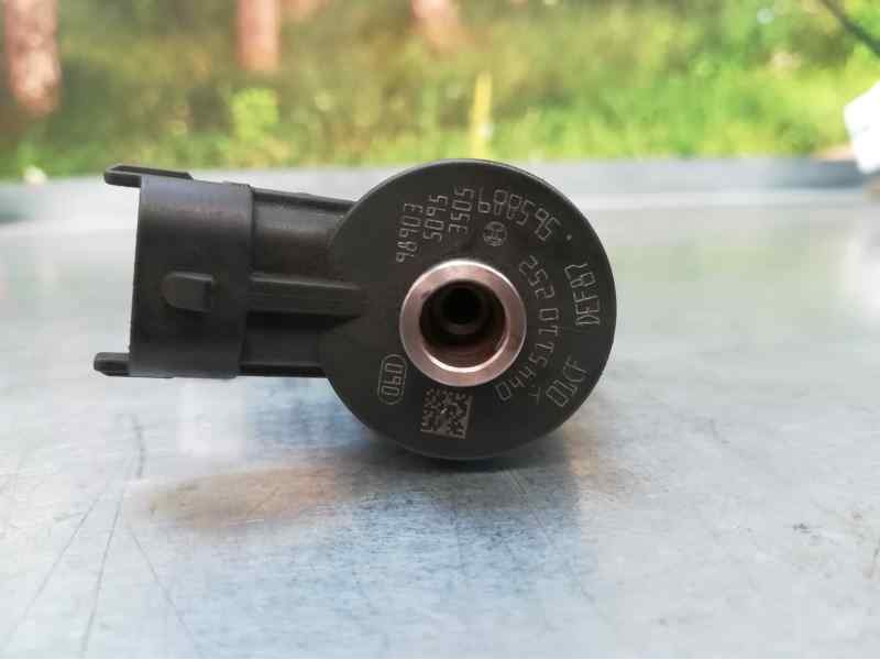 Recambio de inyector para peugeot bipper 1.4 hdi referencia OEM IAM 565889 0445110252 BOSCH