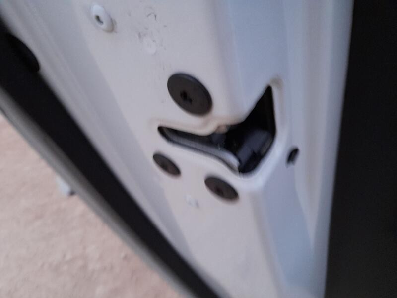 Recambio de cerradura puerta trasera izquierda para renault fluence (l3_) 1.5 dci (l30b) referencia OEM IAM 825030019R  