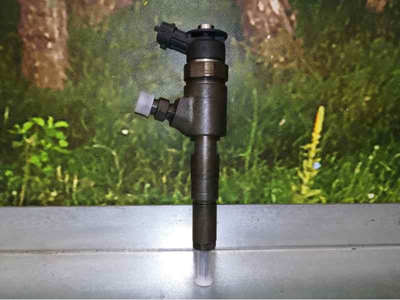 Recambio de inyector para peugeot bipper 1.4 hdi referencia OEM IAM 565889 0445110252 BOSCH