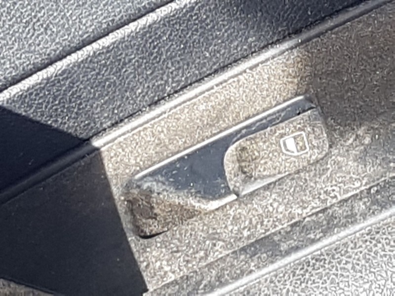 Recambio de mando elevalunas delantero derecho para audi a1 sportback (8xa, 8xf) 1.6 tdi referencia OEM IAM 4G0959855  