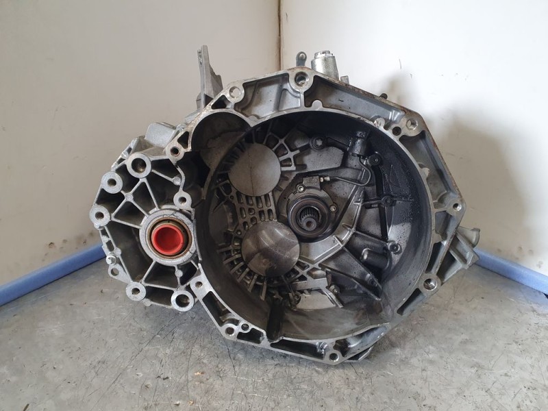 Recambio de caja cambios para chevrolet cruze hatchback lt referencia OEM IAM 55582863 R110638217P 6VELOCIDADES