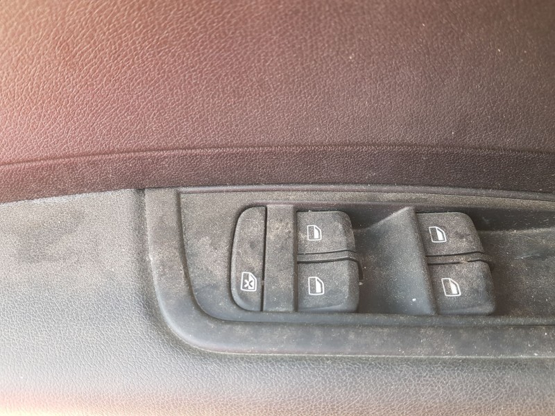 Recambio de mando elevalunas delantero izquierdo para audi a1 sportback (8xa, 8xf) 1.6 tdi referencia OEM IAM 8X0959851  