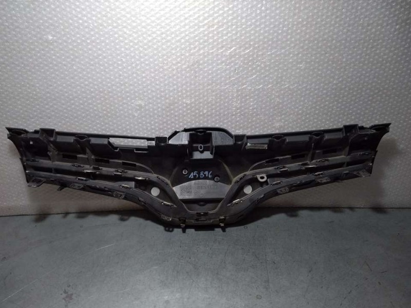 Recambio de rejilla delantera para renault kangoo profesional referencia OEM IAM 623101381R 1202567X 