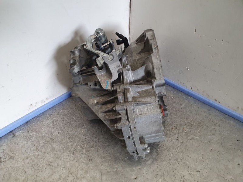 Recambio de caja cambios para chevrolet cruze hatchback lt referencia OEM IAM 55582863 R110638217P 6VELOCIDADES