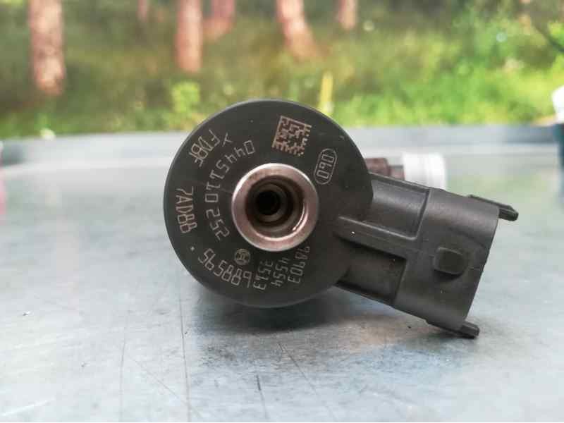 Recambio de inyector para peugeot bipper 1.4 hdi referencia OEM IAM 565889 0445110252 BOSCH