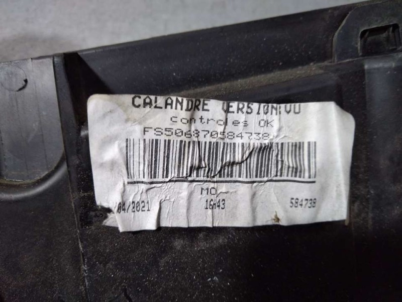 Recambio de rejilla delantera para renault kangoo profesional referencia OEM IAM 623101381R 1202567X 