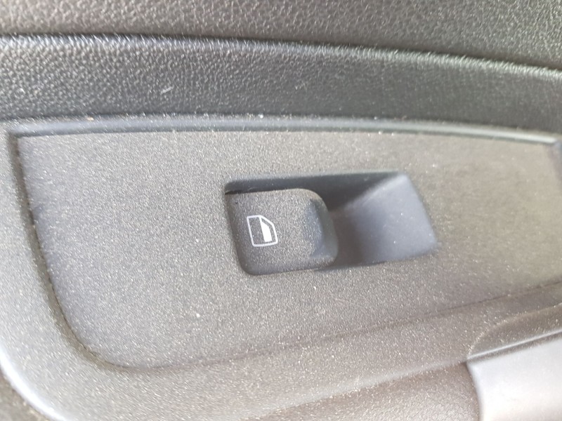 Recambio de mando elevalunas trasero izquierdo para audi a1 sportback (8xa, 8xf) 1.6 tdi referencia OEM IAM 4G0959855  