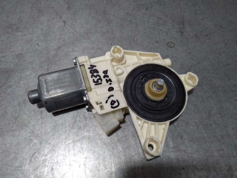Recambio de motor elevalunas delantero izquierdo para mercedes-benz clase gla (w156) gla 200 cdi (156.908) referencia OEM IAM A2