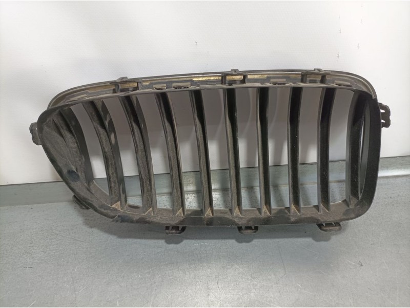 Recambio de rejilla delantera para bmw serie 5 lim. (f10) 2.0 turbodiesel referencia OEM IAM 7336477  IZQUIERDA