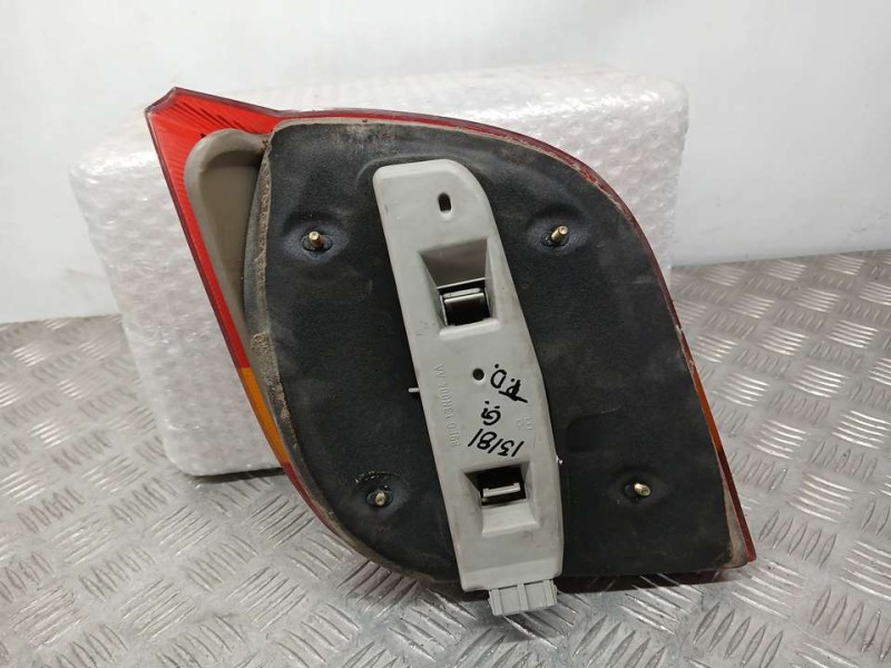 Recambio de piloto trasero derecho para ford fiesta berl./courier si referencia OEM IAM 89BG13N004  ROZADO