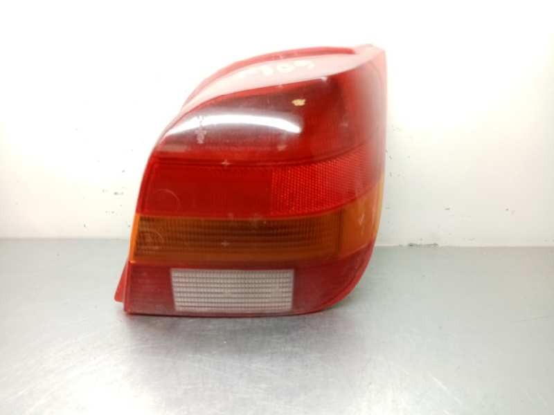 Recambio de piloto trasero derecho para ford fiesta berl./courier surf referencia OEM IAM   