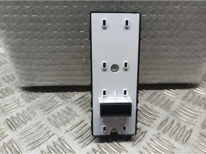 Recambio de mando elevalunas delantero izquierdo para kia stonic (ybcuv) tech referencia OEM IAM 93570H8000WK 4D64901000 