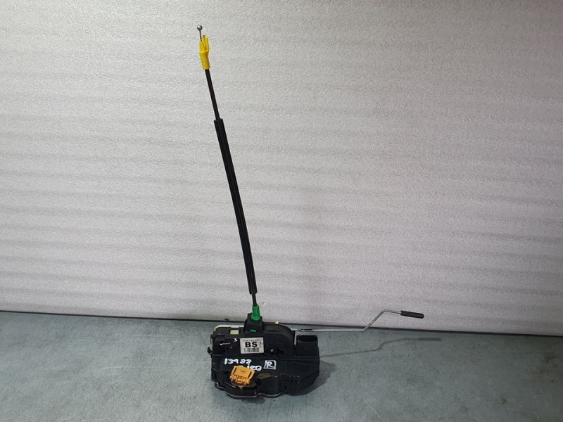Recambio de cerradura puerta trasera izquierda para chevrolet cruze hatchback lt referencia OEM IAM 13579557  4 PINES