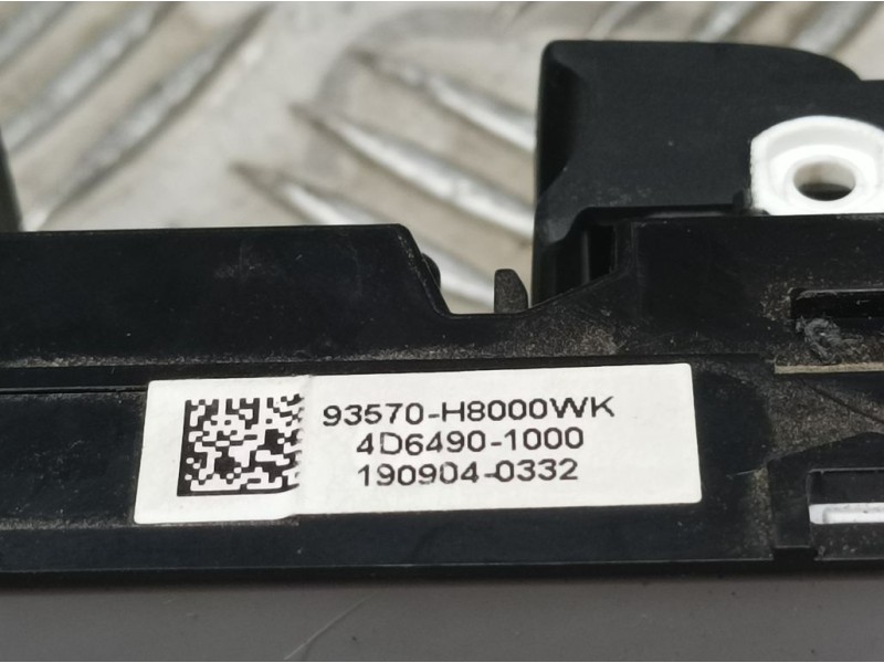 Recambio de mando elevalunas delantero izquierdo para kia stonic (ybcuv) tech referencia OEM IAM 93570H8000WK 4D64901000 