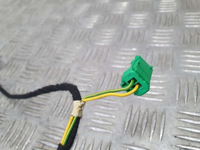 Recambio de retrovisor izquierdo para citroën c4 berlina cool referencia OEM IAM 9687130277  ELECTRICO 3 Y 2 CABLES