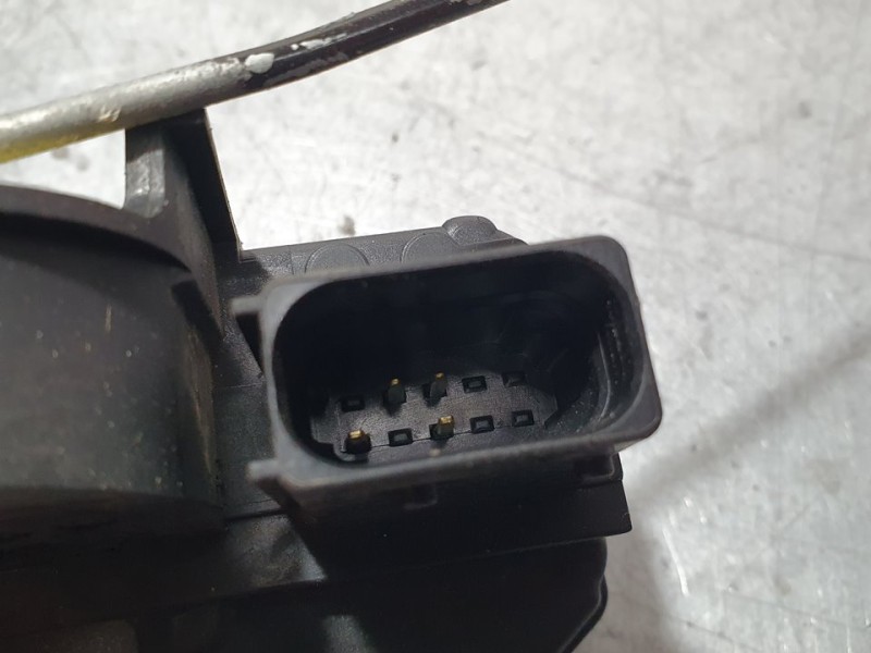 Recambio de cerradura puerta trasera izquierda para chevrolet cruze hatchback lt referencia OEM IAM 13579557  4 PINES