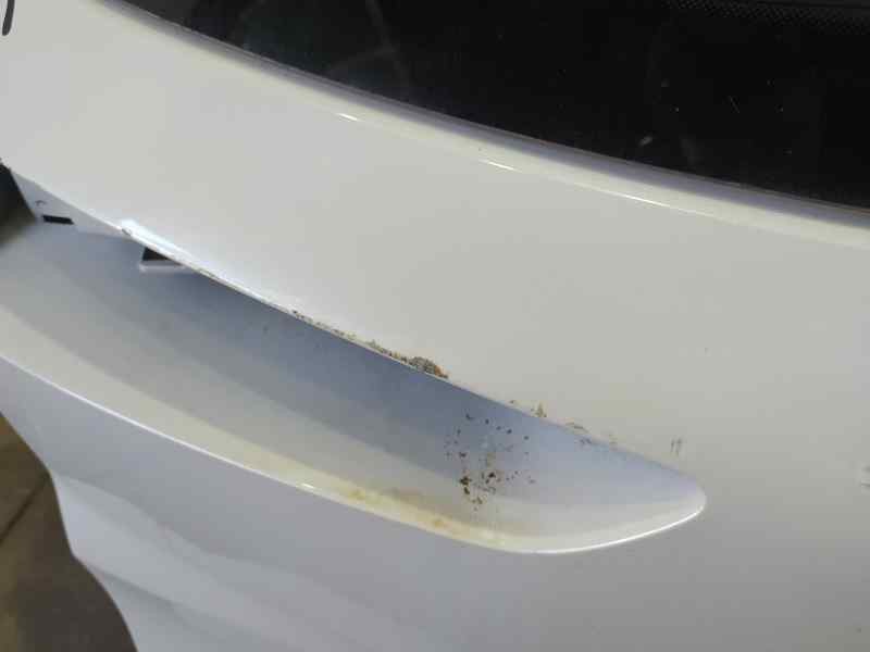 Recambio de porton trasero para renault captur ii experience referencia OEM IAM 901003784R  TOCADO- SIN LOGO