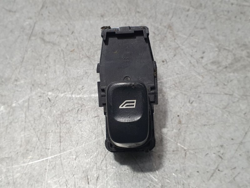 Recambio de mando elevalunas trasero izquierdo para volvo s60 berlina 2.4 (103kw) referencia OEM IAM 8685288  