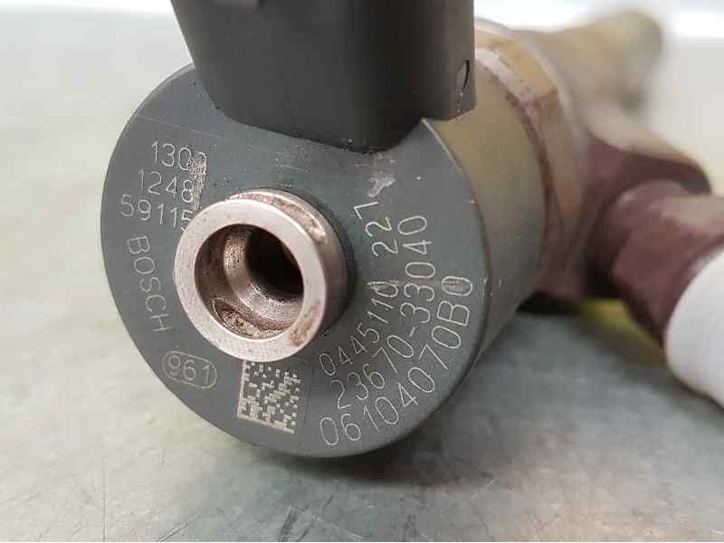 Recambio de inyector para toyota yaris (ncp1/nlp1/scp1) 1.4 turbodiesel cat referencia OEM IAM 2367033040 0445110227 BOSCH