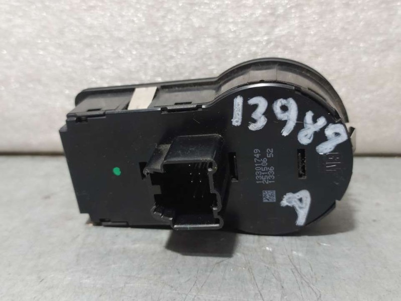 Recambio de mando luces para chevrolet cruze hatchback lt referencia OEM IAM 13301749  