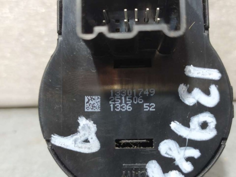 Recambio de mando luces para chevrolet cruze hatchback lt referencia OEM IAM 13301749  