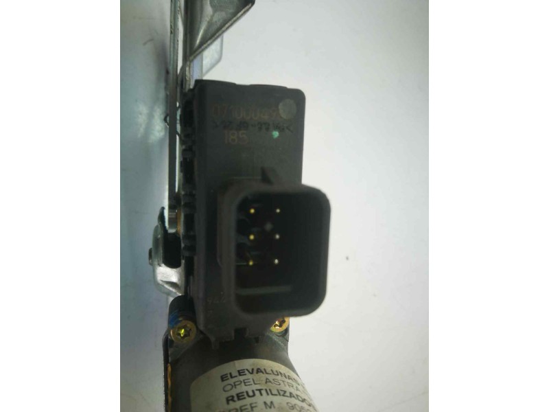Recambio de elevalunas delantero izquierdo para opel astra g berlina club referencia OEM IAM 0130821768 6 PINS 90521881