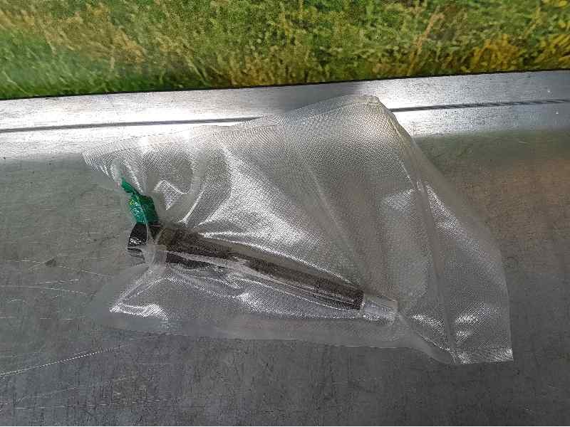 Recambio de inyector para toyota yaris (ncp1/nlp1/scp1) 1.4 turbodiesel cat referencia OEM IAM 2367033040 0445110227 BOSCH