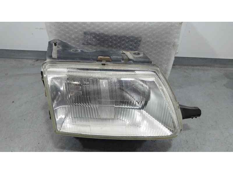 Recambio de faro derecho para citroën saxo 1.1 seduction referencia OEM IAM 6205N5  