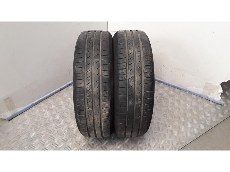 Recambio de neumatico pareja para neumaticos reutilizados - referencia OEM IAM 185651588T KUMHO 185/65/15/88T