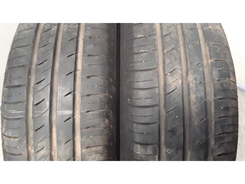 Recambio de neumatico pareja para neumaticos reutilizados - referencia OEM IAM 185651588T KUMHO 185/65/15/88T