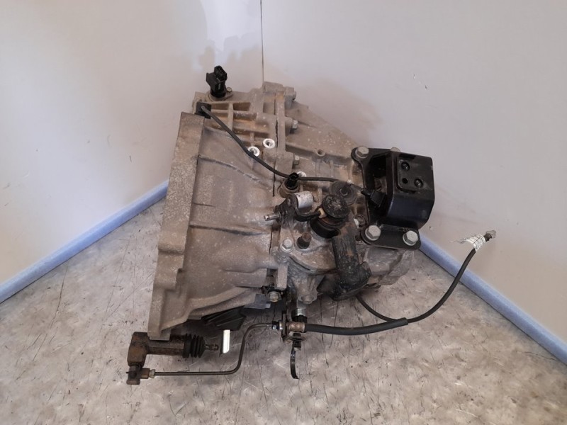 Recambio de caja cambios para kia pro_cee´d drive referencia OEM IAM WAJ6H 426038 6VELOCIDADES