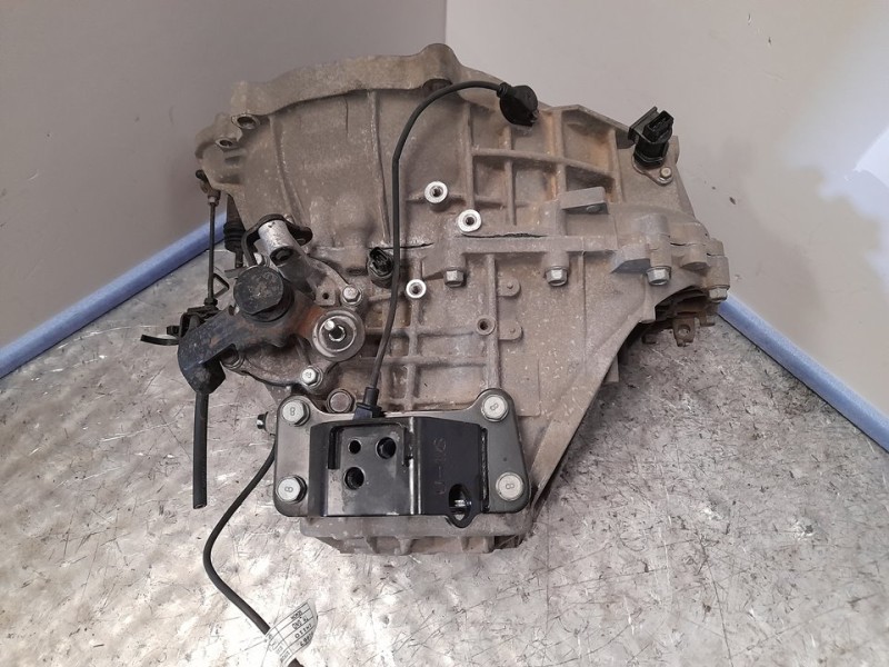 Recambio de caja cambios para kia pro_cee´d drive referencia OEM IAM WAJ6H 426038 6VELOCIDADES