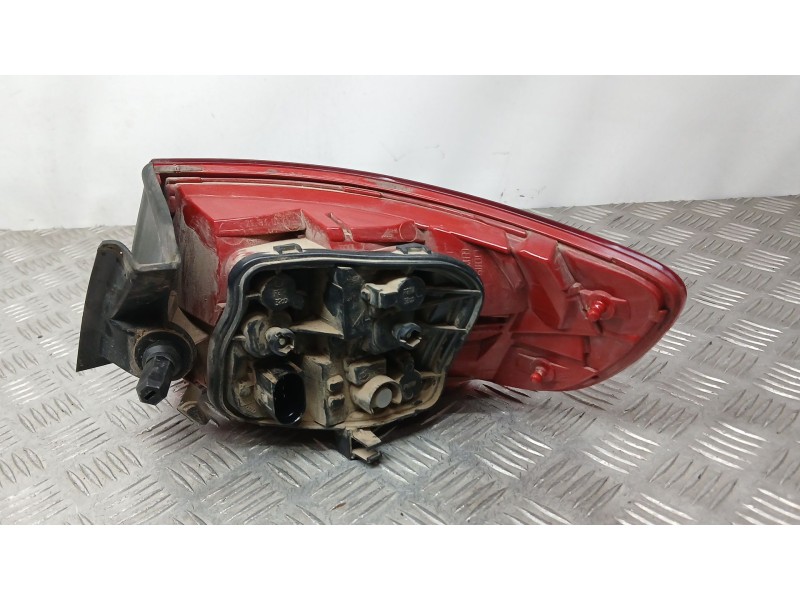 Recambio de piloto trasero izquierdo exterior para audi a3 (8p1) 1.6 tdi referencia OEM IAM 8P4945095E  