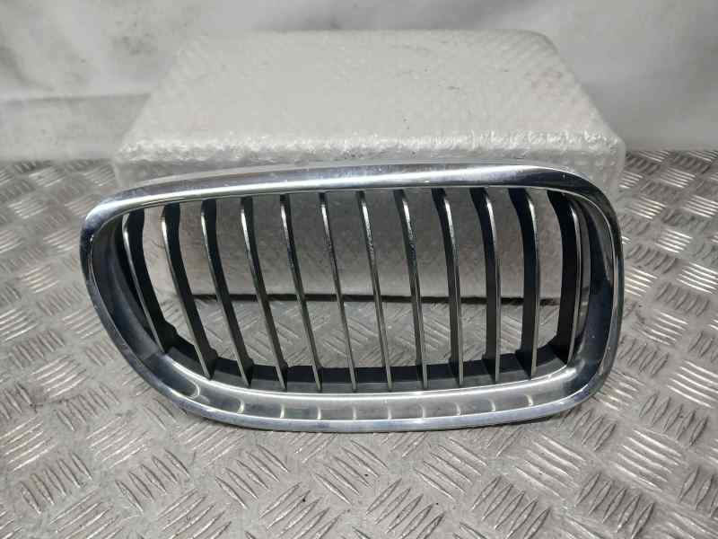 Recambio de rejilla delantera para bmw serie 3 berlina (e90) 318d referencia OEM IAM 51137201968  DERECHA