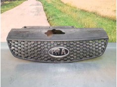 Recambio de rejilla delantera para kia rio 1.4 ex1 referencia OEM IAM 863611G010  INSIGNIA PELADA