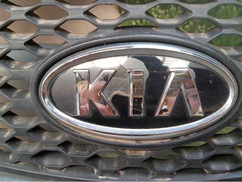 Recambio de rejilla delantera para kia rio 1.4 ex1 referencia OEM IAM 863611G010  INSIGNIA PELADA