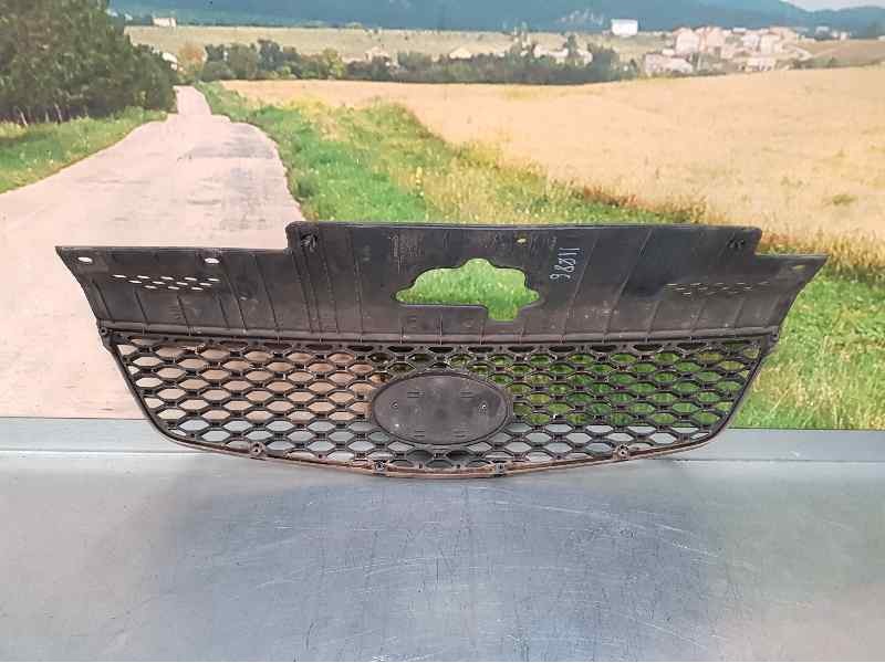 Recambio de rejilla delantera para kia rio 1.4 ex1 referencia OEM IAM 863611G010  INSIGNIA PELADA