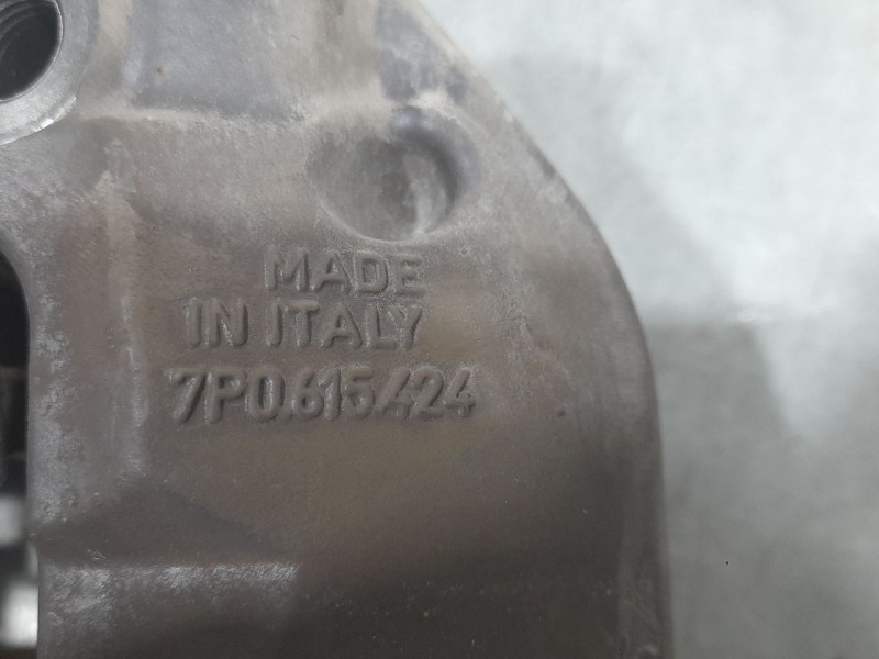 Recambio de pinza freno trasera derecha para porsche cayenne (typ 92aa) diesel referencia OEM IAM 20A522206 7P0615424 BREMBO