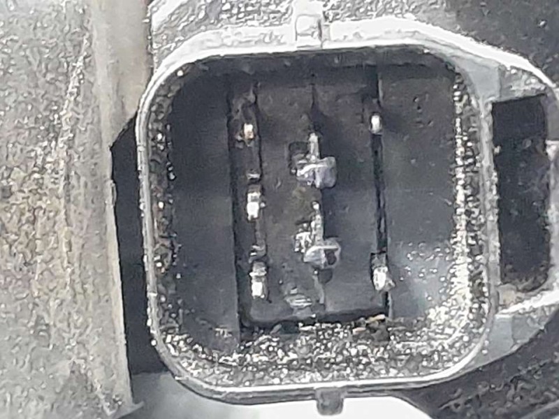 Recambio de cerradura puerta trasera derecha para ssangyong rodius xdi referencia OEM IAM 7132021004  5 PINES